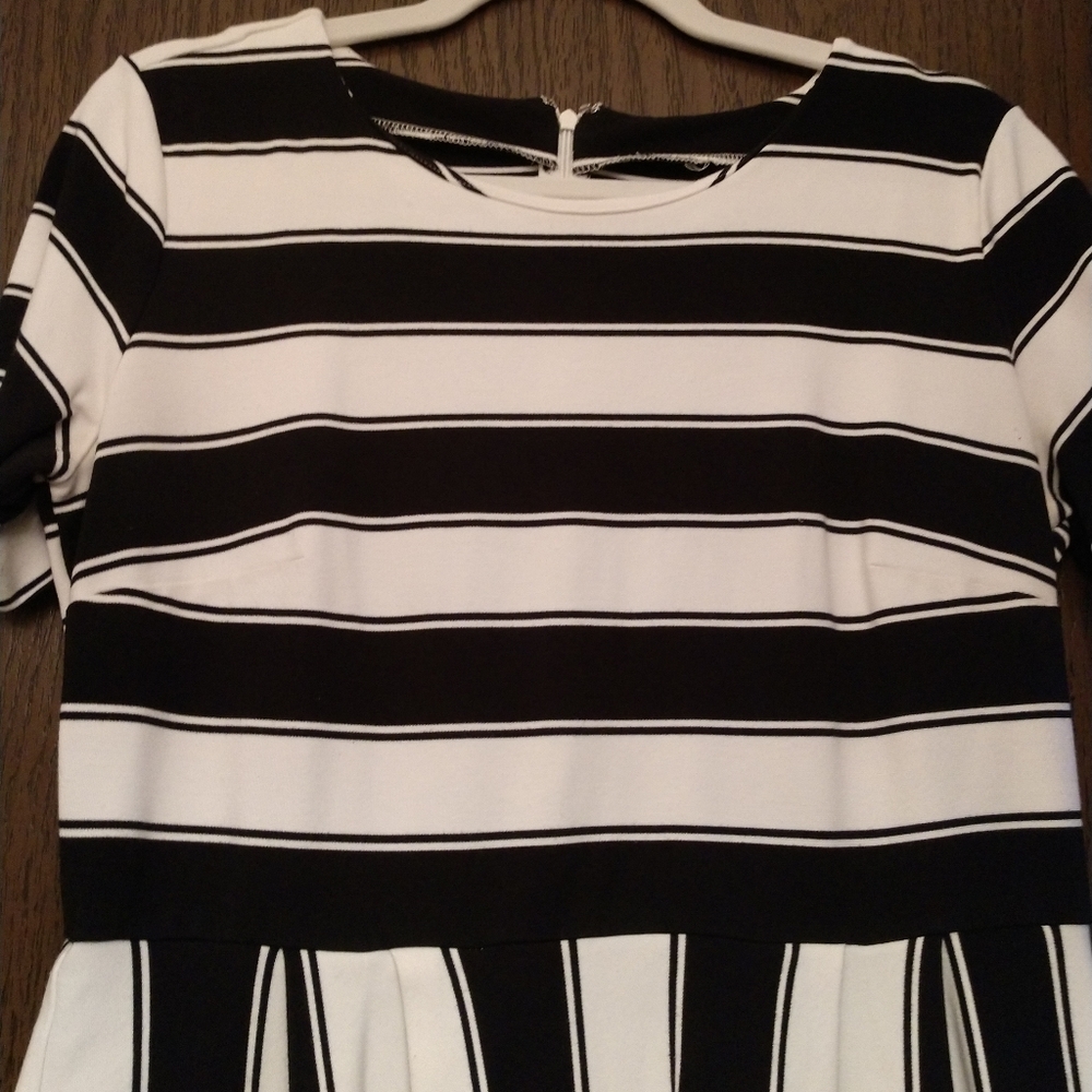 LOFT Black & White Striped Dress - Picture 6 of 7